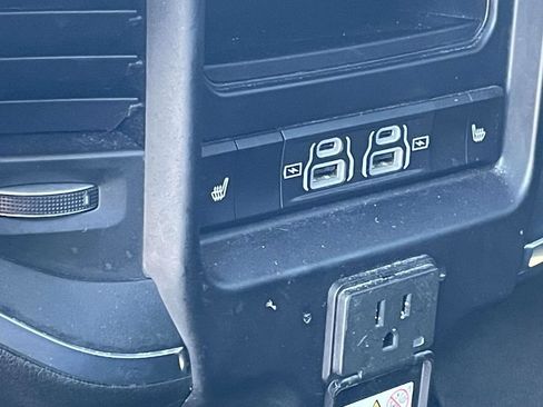 Used 2025 RAM 1500 Laramie AWD/4WD image 11