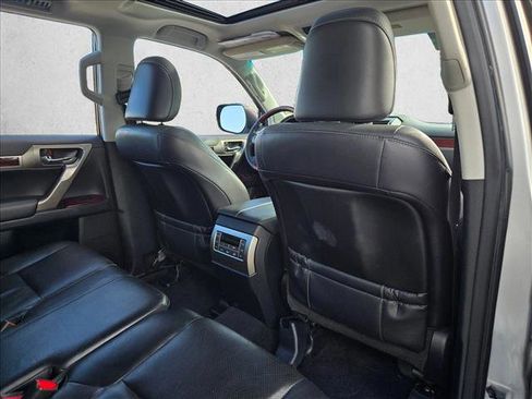 Used 2016 Lexus GX 460 image 19