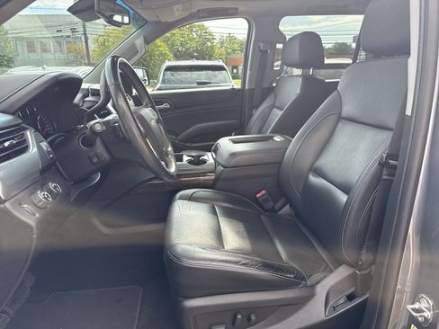 Used 2018 Chevrolet Tahoe LT w/ LT Signature Package AWD/4WD image 15
