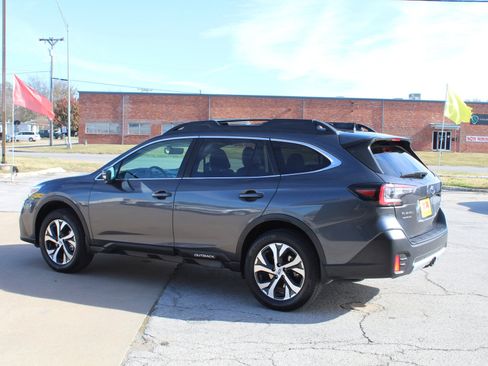 Used 2020 Subaru Outback Limited image 8