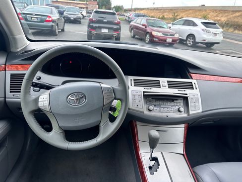 Used 2006 Toyota Avalon XLS FWD image 7