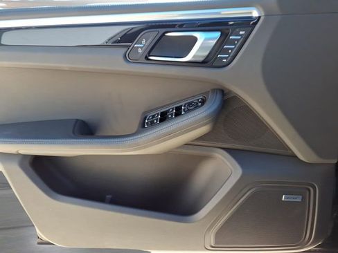 Used 2021 Porsche Macan S image 16