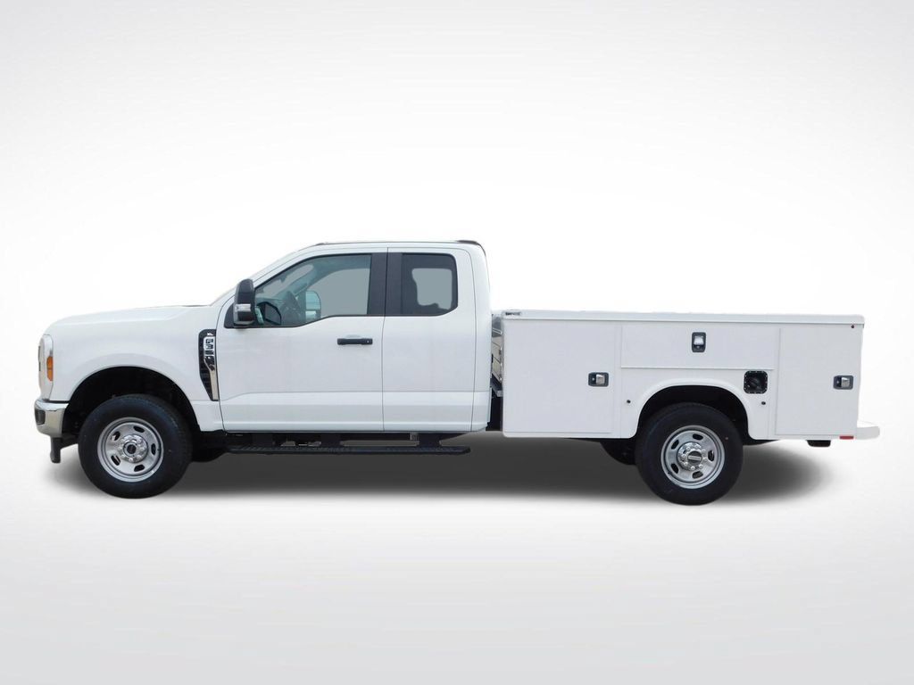 New 2025 Ford F350 XL w/ XL Chrome Package AWD/4WD image 7