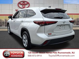 Certified 2025 Toyota Highlander LE AWD/4WD video 4