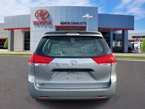Used 2011 Toyota Sienna FWD image 6