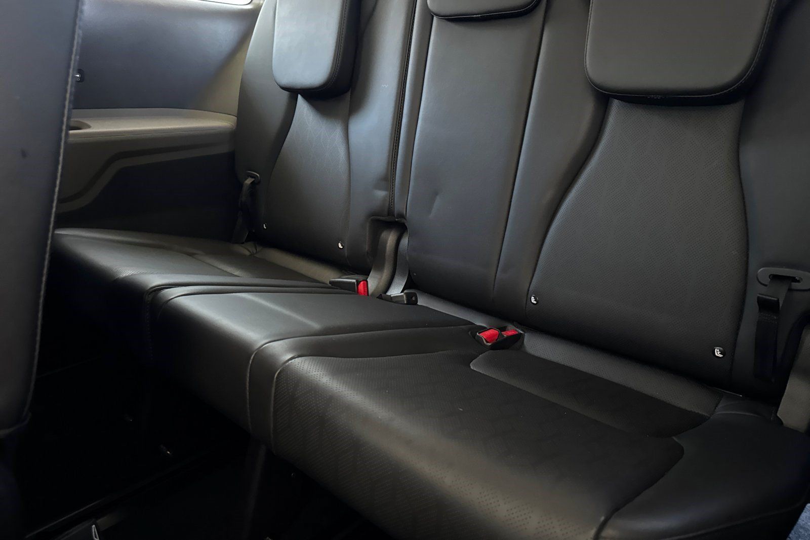 Used 2026 Kia Carnival FWD image 35