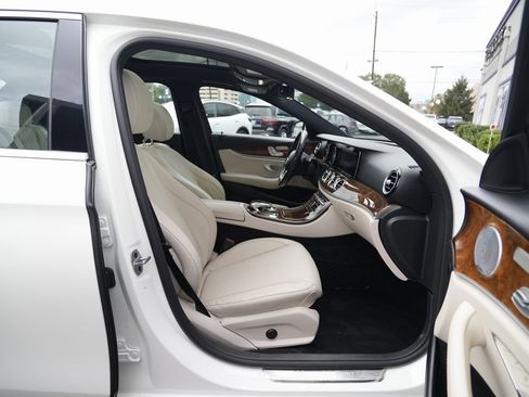 Used 2019 Mercedes-Benz E 300 4MATIC image 20