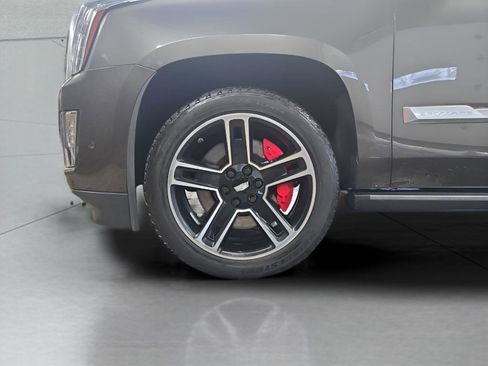 Used 2020 Cadillac Escalade Premium Luxury image 5