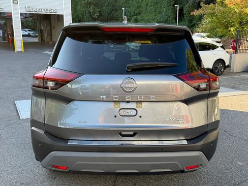Used 2023 Nissan Rogue SV image 5