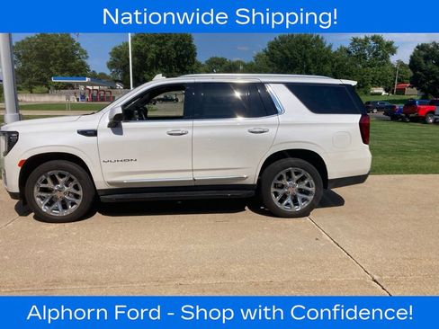 Used 2023 GMC Yukon SLT AWD/4WD image 3