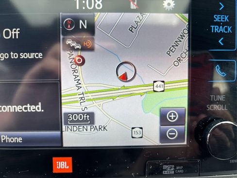 Used 2017 Toyota Tacoma Limited image 30