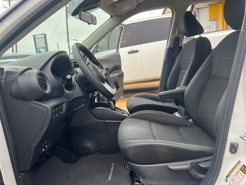 Used 2022 Nissan Kicks S FWD image 11
