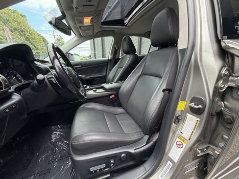 Used 2016 Lexus IS 300 AWD w/ Premium Package image 12