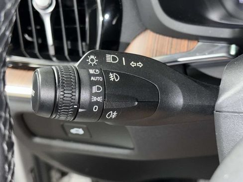 Used 2024 Volvo V60 B5 Cross Country Plus w/ Protection Package Premier AWD/4WD image 28