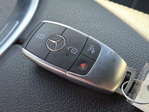 Used 2022 Mercedes-Benz GLC 300 4MATIC image 35