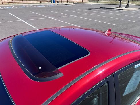 Used 2013 Hyundai Elantra Limited w/ Technology Pkg image 10