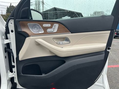 Used 2021 Mercedes-Benz GLS 450 4MATIC image 25