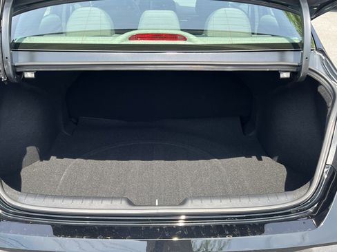 Used 2025 Hyundai Elantra SE image 21