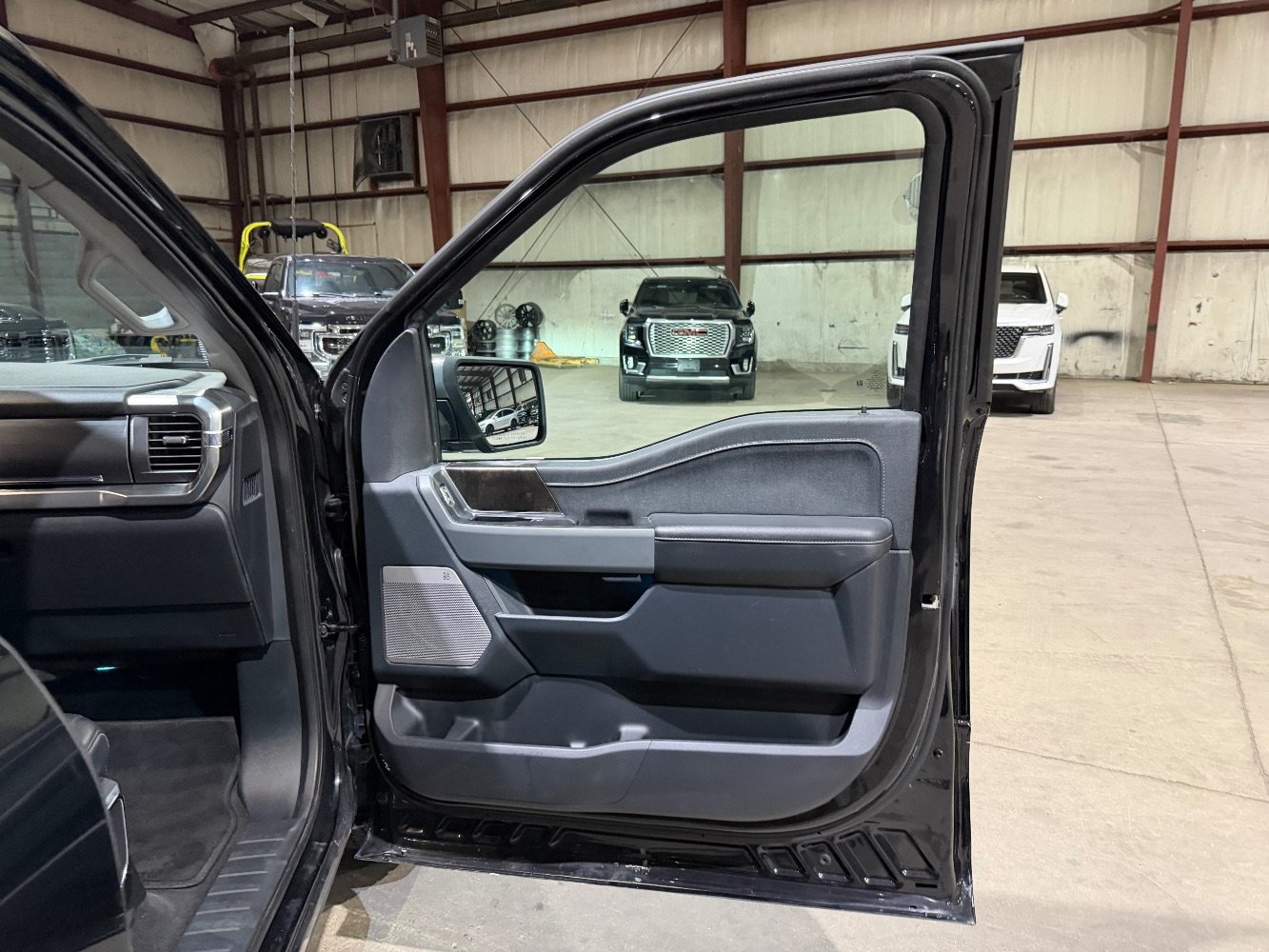 Used 2023 Ford F150 Lariat RWD image 24