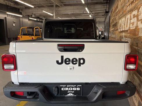 New 2026 Jeep Gladiator Sport image 25