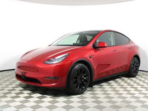 Used 2021 Tesla Model Y Long Range image 3