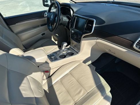 Used 2017 Jeep Grand Cherokee Limited AWD/4WD image 30