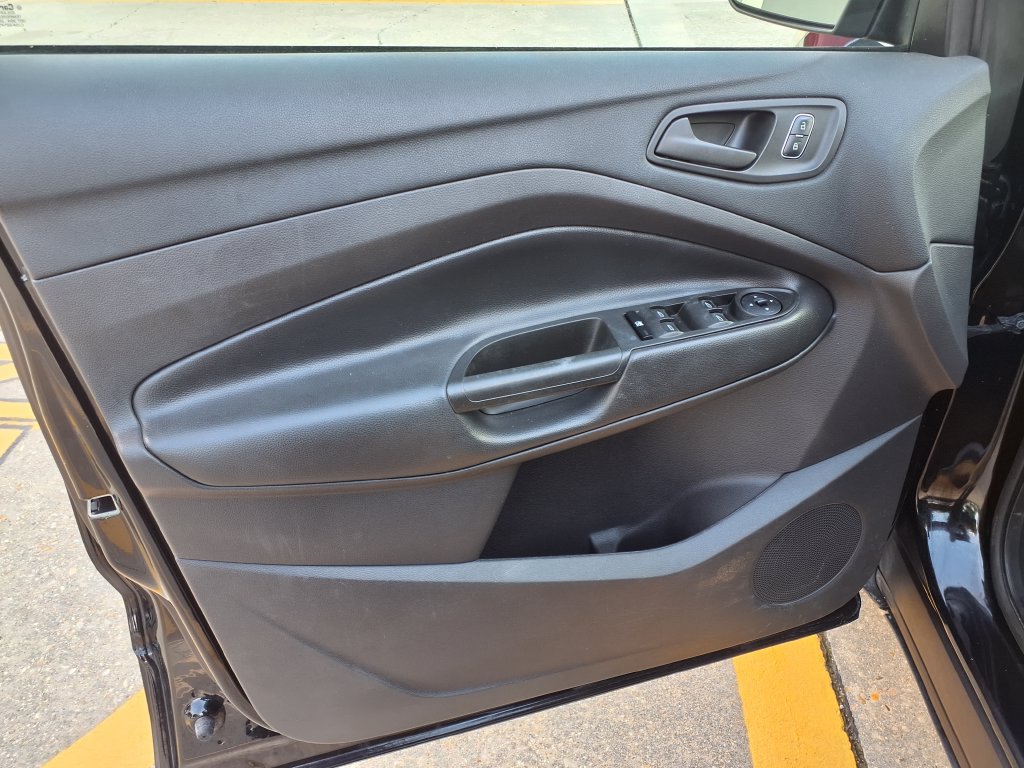Used 2017 Ford Escape S FWD image 19
