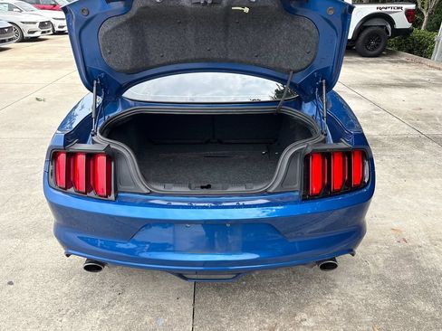 Used 2017 Ford Mustang Coupe RWD image 29