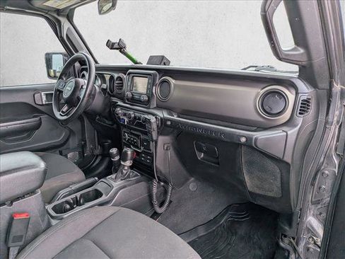 Used 2018 Jeep Wrangler Unlimited Sport AWD/4WD image 23