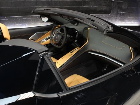 Used 2025 Chevrolet Corvette Stingray Preferred Conv w/ Z51 Performance Package image 46