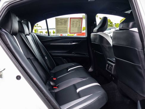 Certified 2026 Toyota Camry Hybrid w/ Convenience Package FWD image 18
