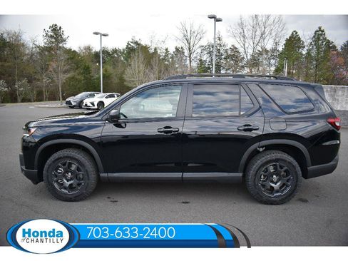 New 2026 Honda Pilot TrailSport image 4