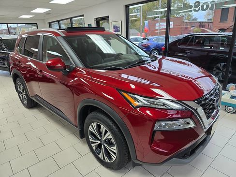 Used 2023 Nissan Rogue SV w/ SV Premium B Package image 3