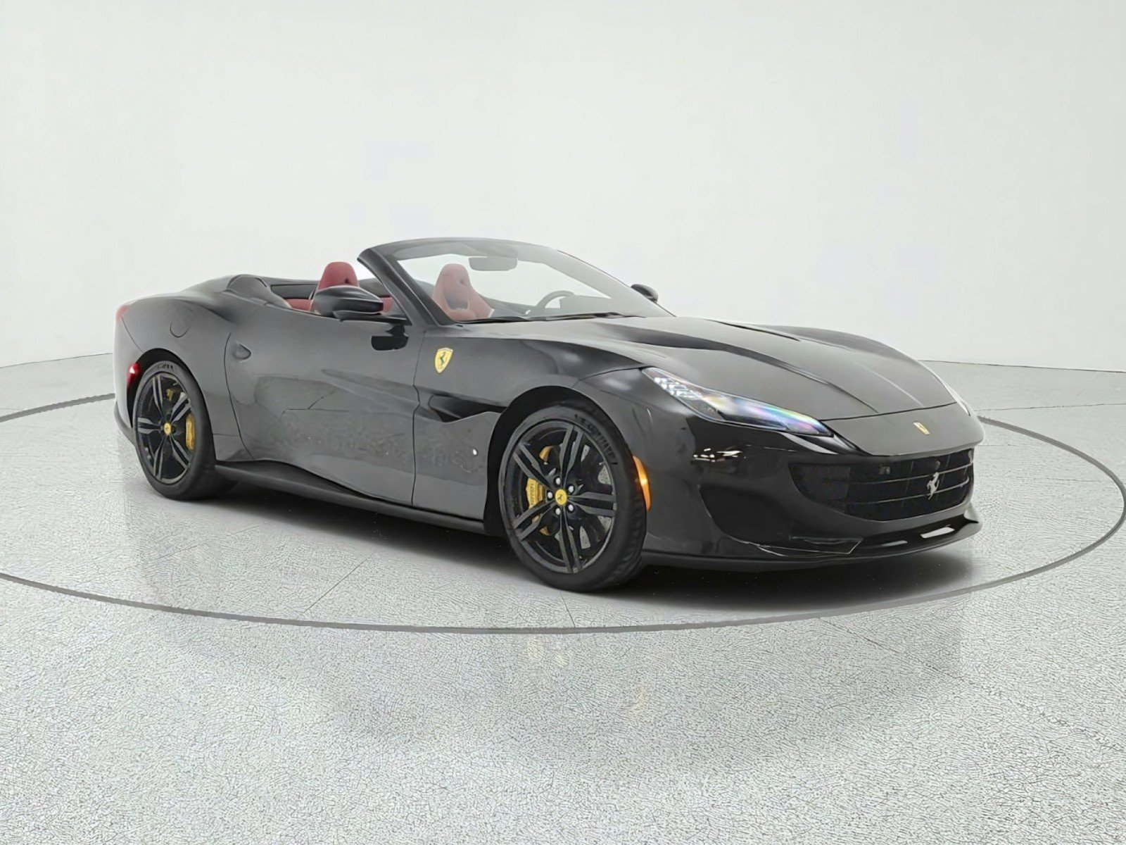 Used 2020 Ferrari Portofino RWD image 3