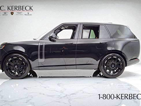 Used 2023 Land Rover Range Rover SE image 3