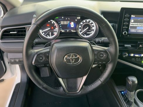 Used 2024 Toyota Camry SE image 4