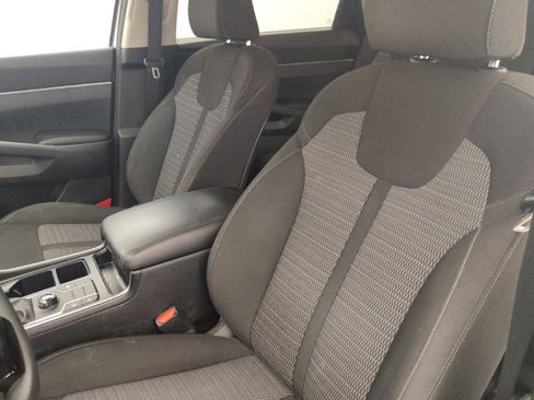 Used 2021 Kia Sorento LX FWD image 17