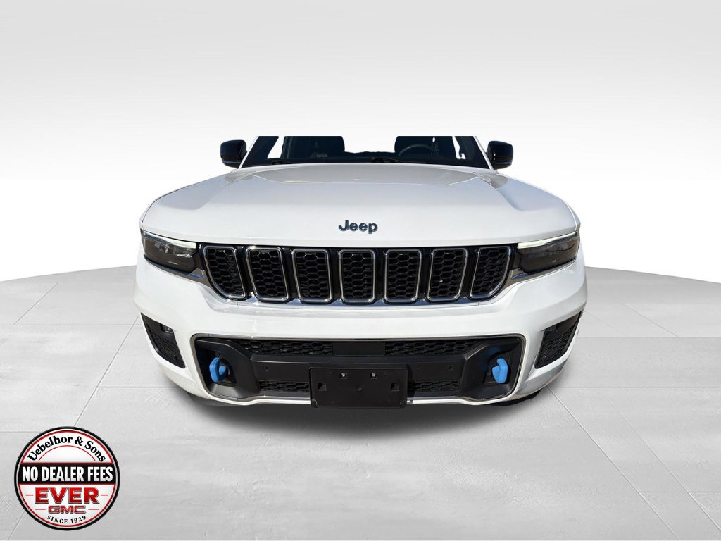 Used 2023 Jeep Grand Cherokee Overland w/ Luxury Tech Group IV AWD/4WD image 12