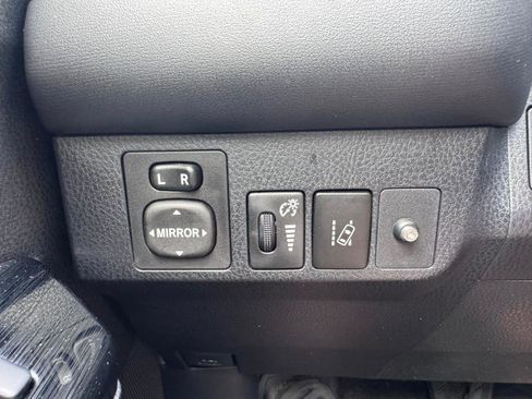 Used 2017 Toyota RAV4 Limited image 19