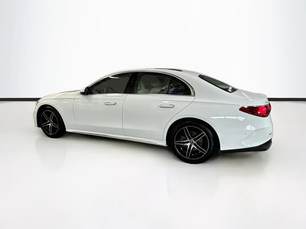 Used 2026 Mercedes-Benz E 350 4MATIC Sedan image 8