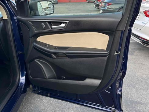 Used 2016 Ford Edge SE image 16