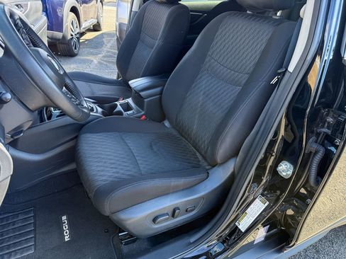 Certified 2020 Nissan Rogue SV image 10