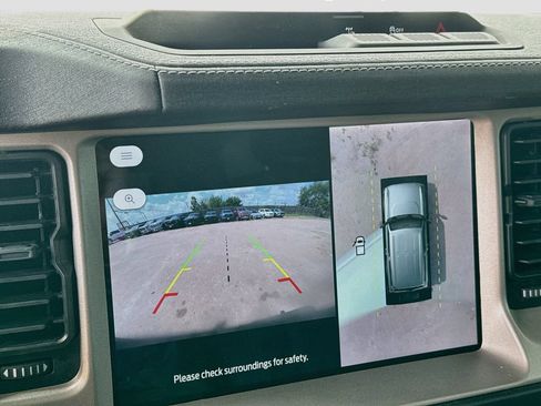Used 2025 Ford Bronco Outer Banks AWD/4WD image 17