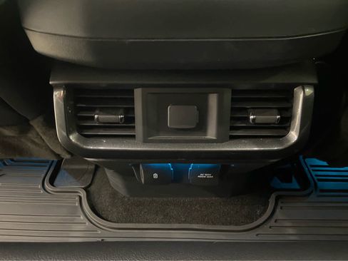 Used 2022 Ford F150 Lariat w/ Equipment Group 502A High image 17