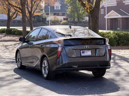 Used 2016 Toyota Prius Two image 7