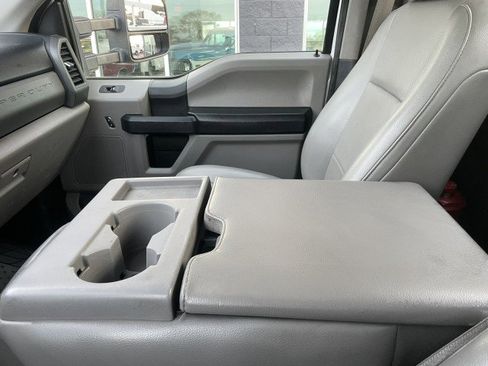 Used 2017 Ford F550 4x4 Regular Cab Super Duty image 27