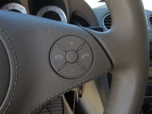 Used 2009 Mercedes-Benz SL 550 image 18