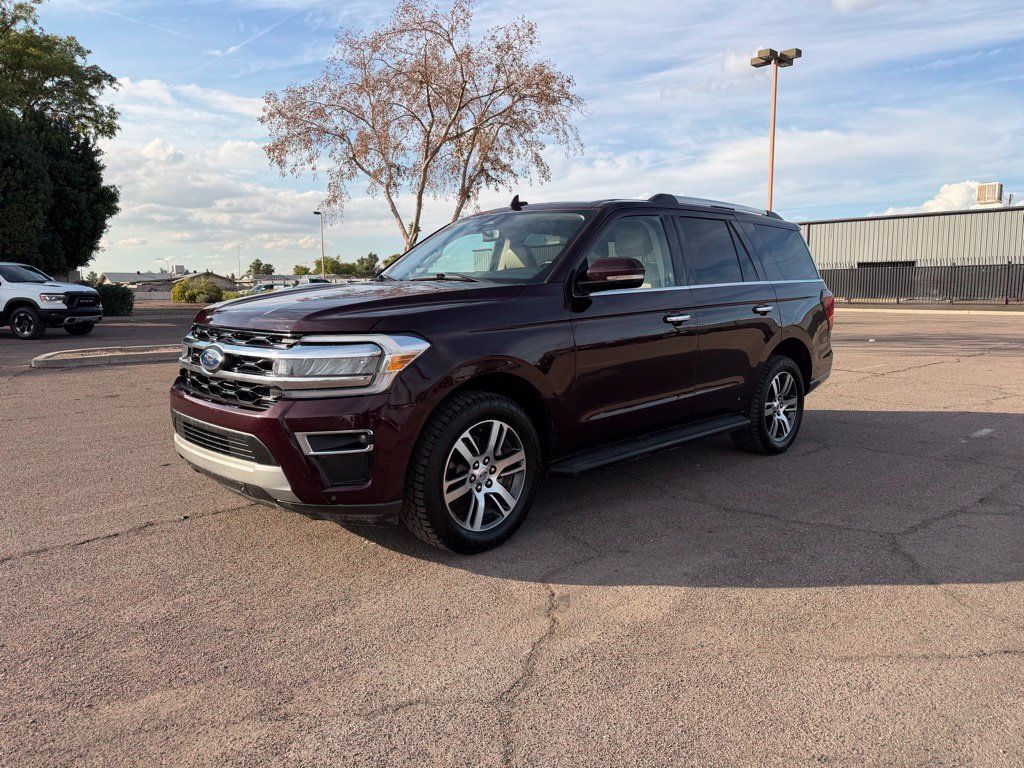 Used 2024 Ford Expedition Limited AWD/4WD image 4