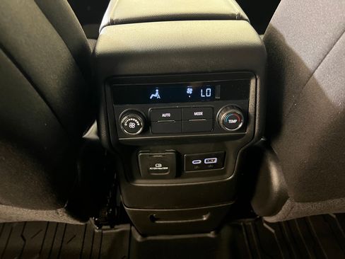 Used 2023 GMC Acadia SLE w/ Driver Convenience Package image 35