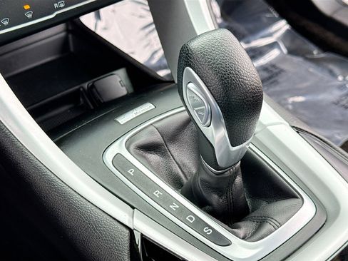 Used 2015 Ford Fusion SE image 11